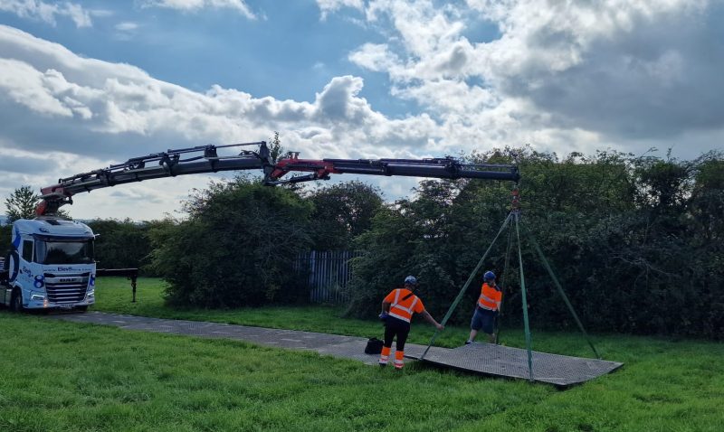 F820RA loader crane laying trackway in Barnsley